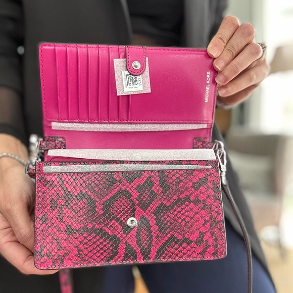 MICHAEL KORS Jet Set Charm Small Phone Crossbody - Picture 6 of 9